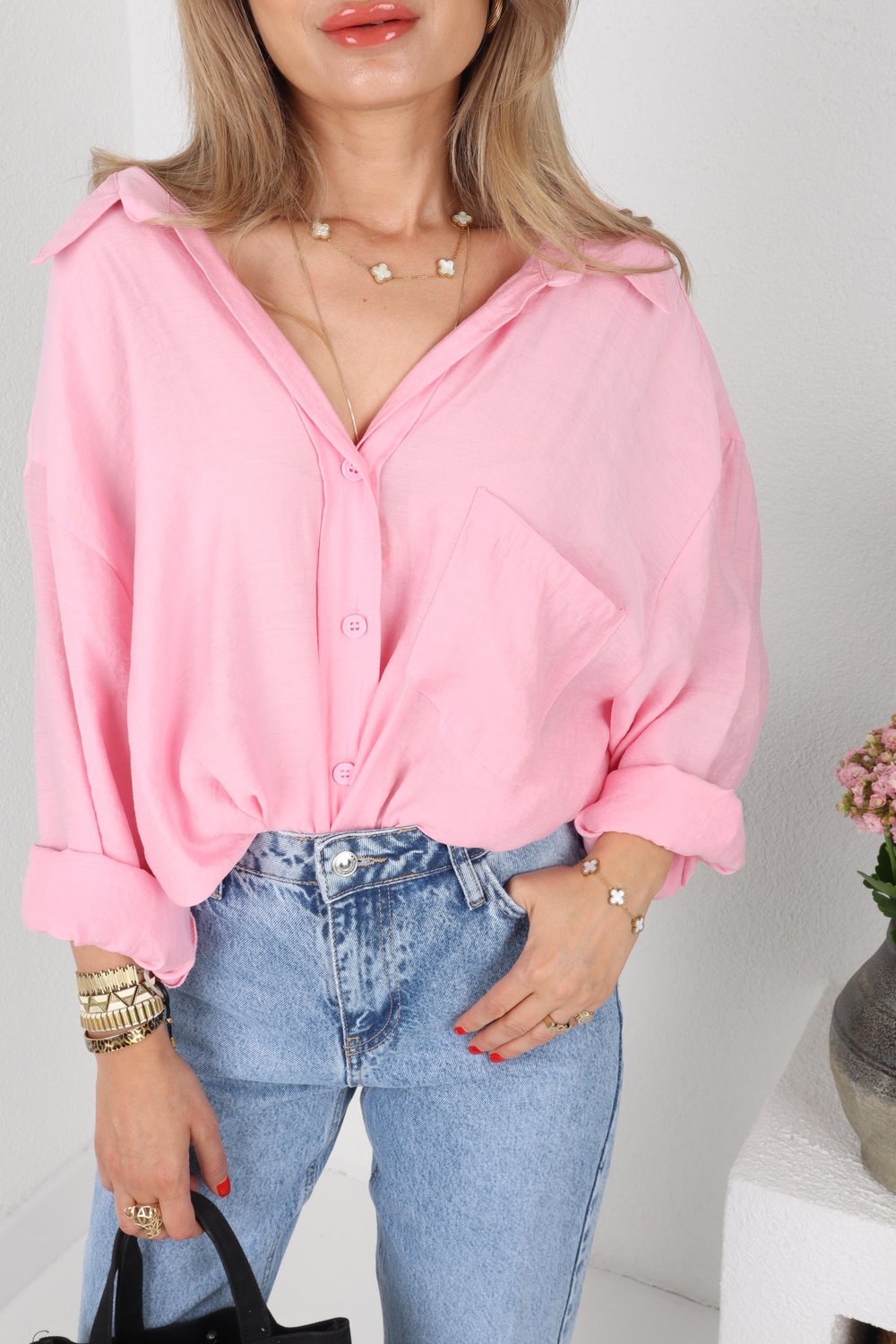 Düşük Omuzlu Oversize Pembe Gömlek
