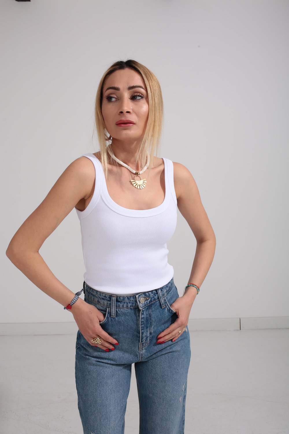 Kalın Biyeli Askılı Beyaz Fitilli Atlet