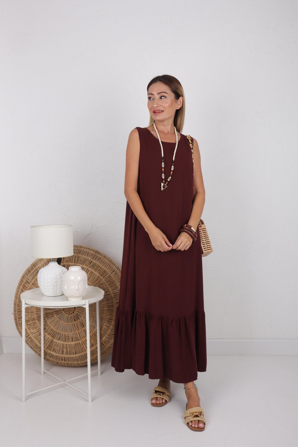 Kolsuz Eteği Fırfırlı Bordo Elbise