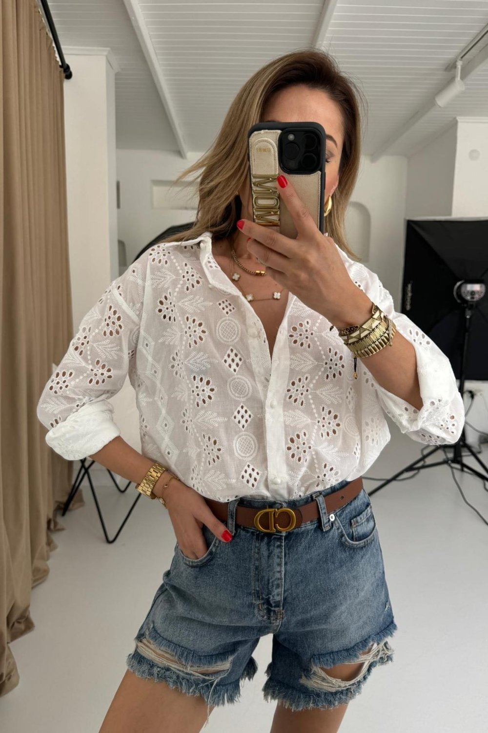 Koyu Mavi Yırtık Detay  Denim Şort