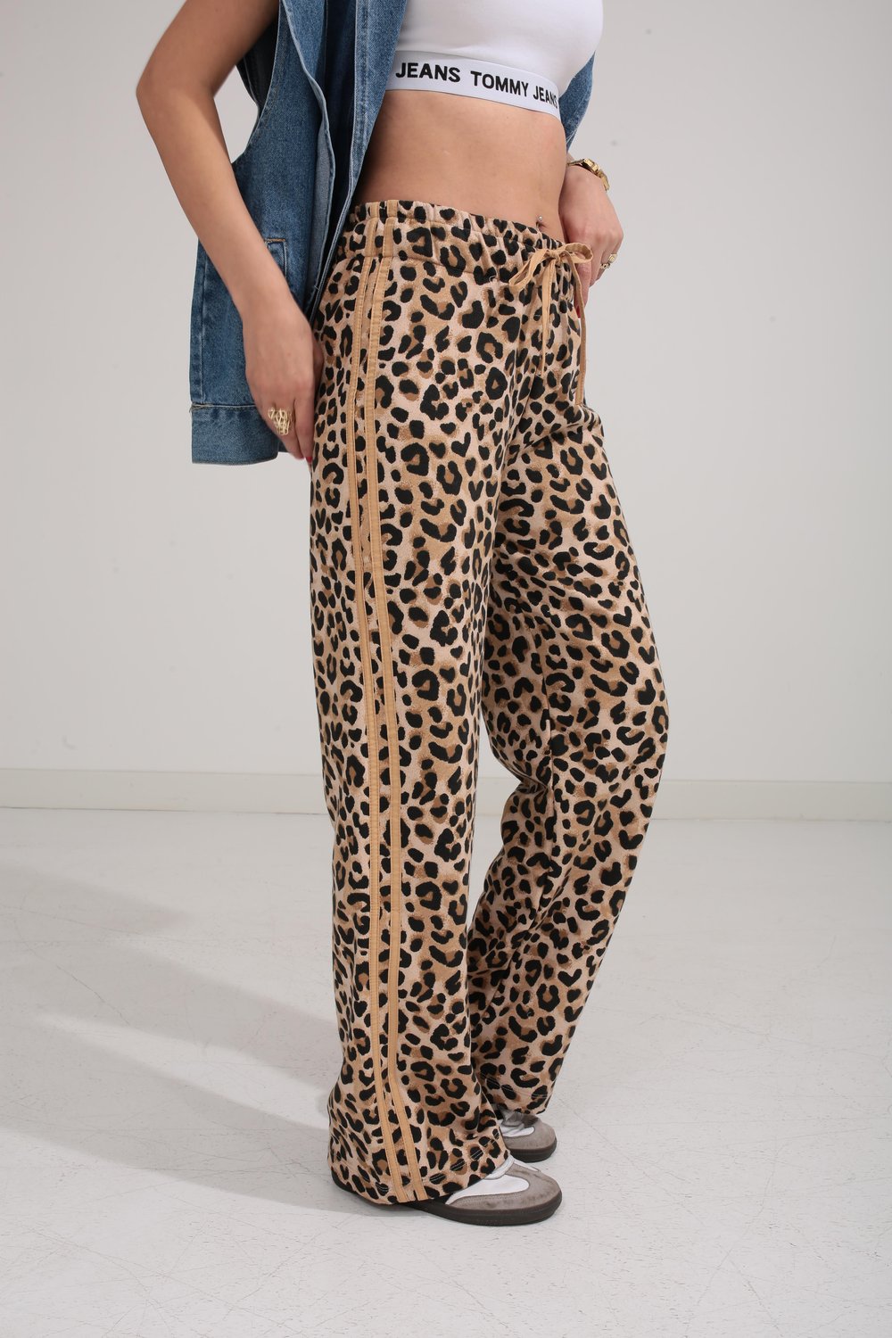 Leopar Desen Şeritli Üç İplik Pantolon