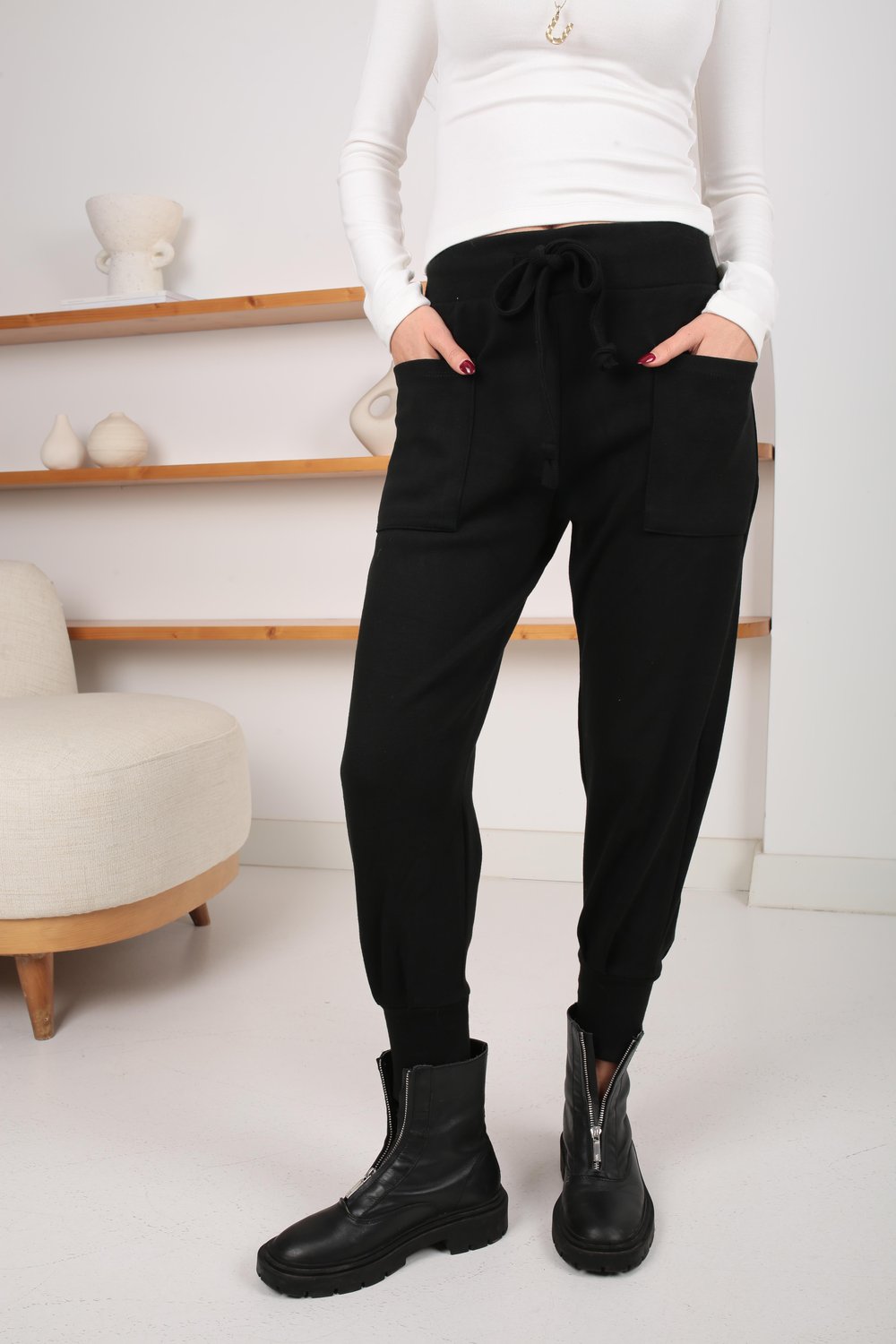 Önden Cepli Siyah Triko Jogger Pantolon