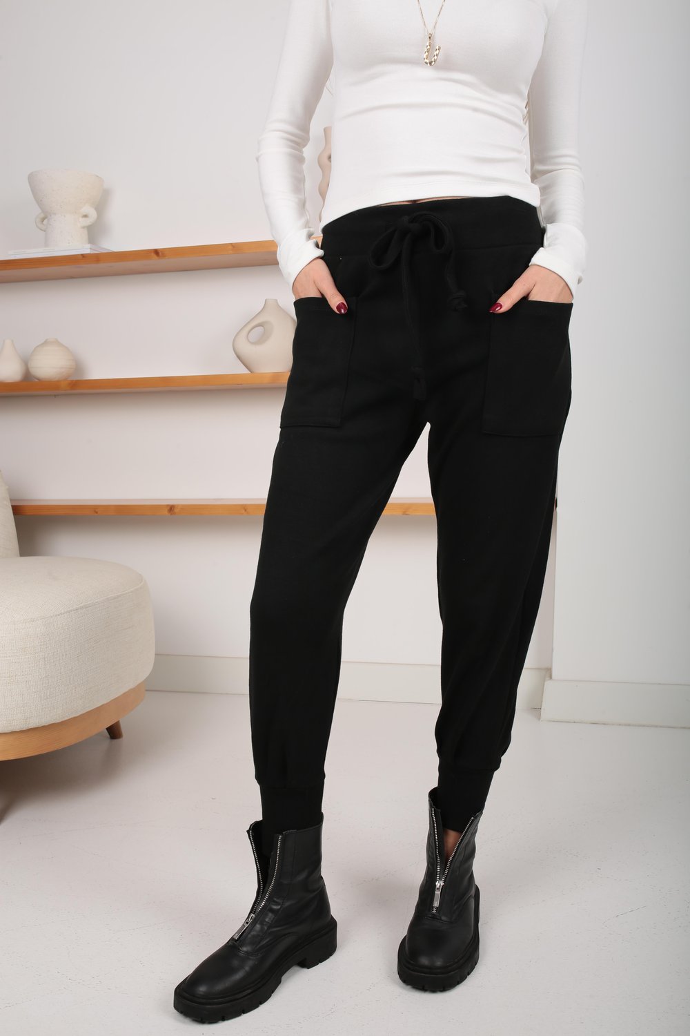 Önden Cepli Siyah Triko Jogger Pantolon