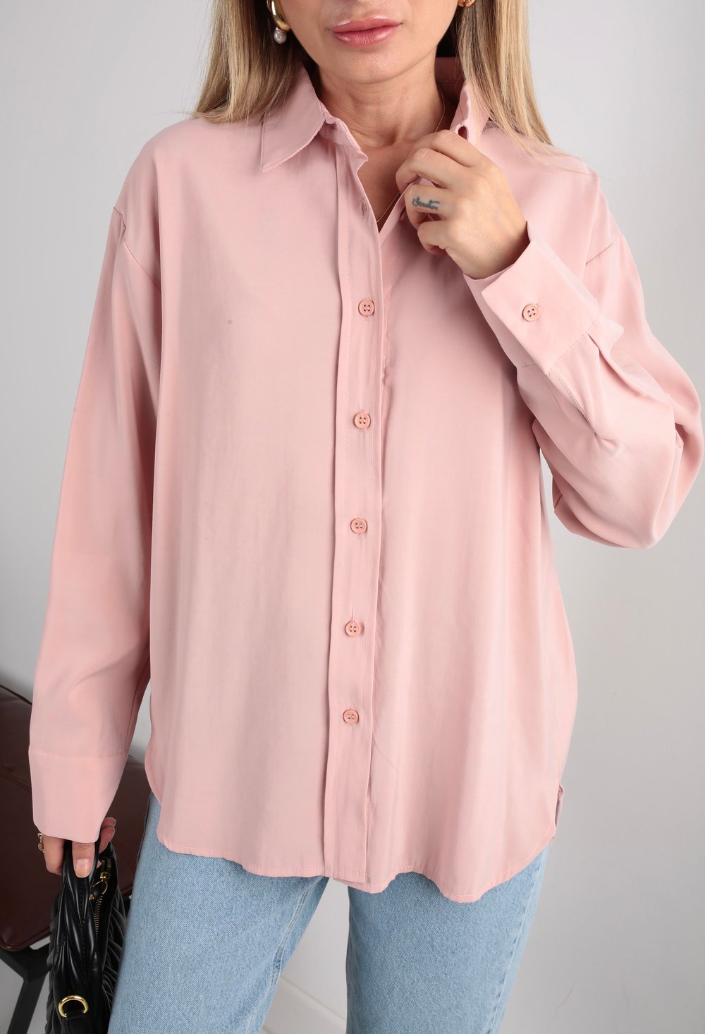 Pembe Yanı Yırtmaçlı Modal Gömlek