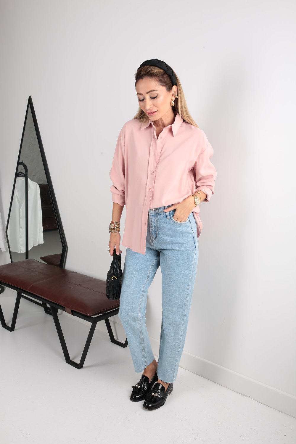 Pembe Yanı Yırtmaçlı Modal Gömlek