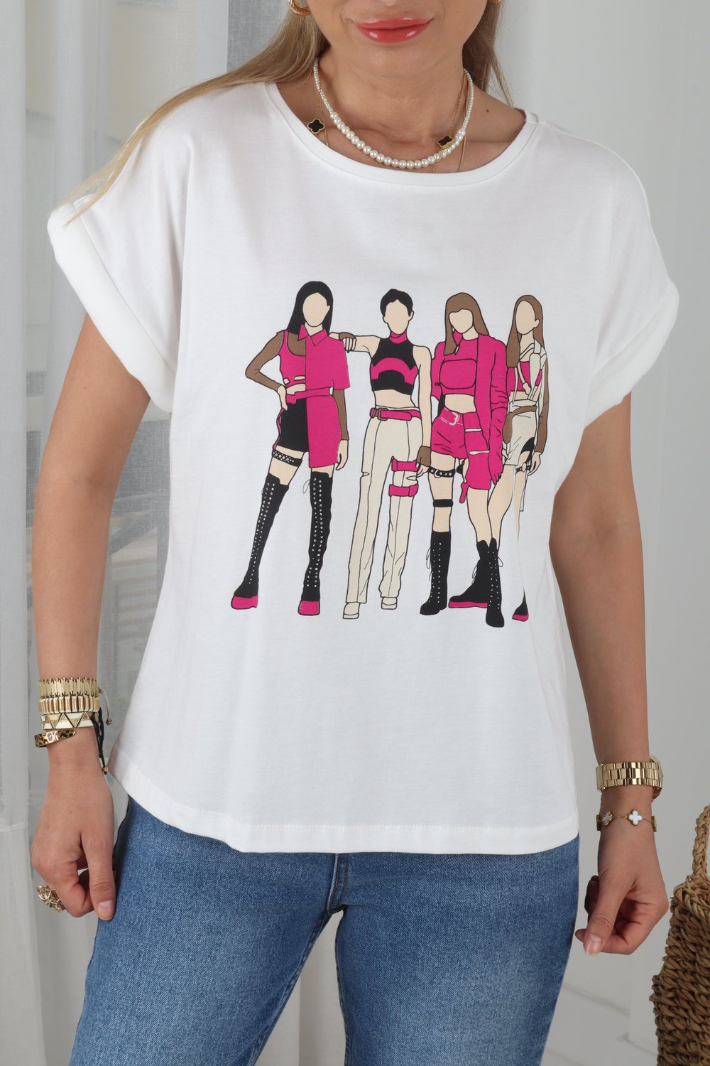 Vatkalı Kadın Baskılı Ekru Tshirt