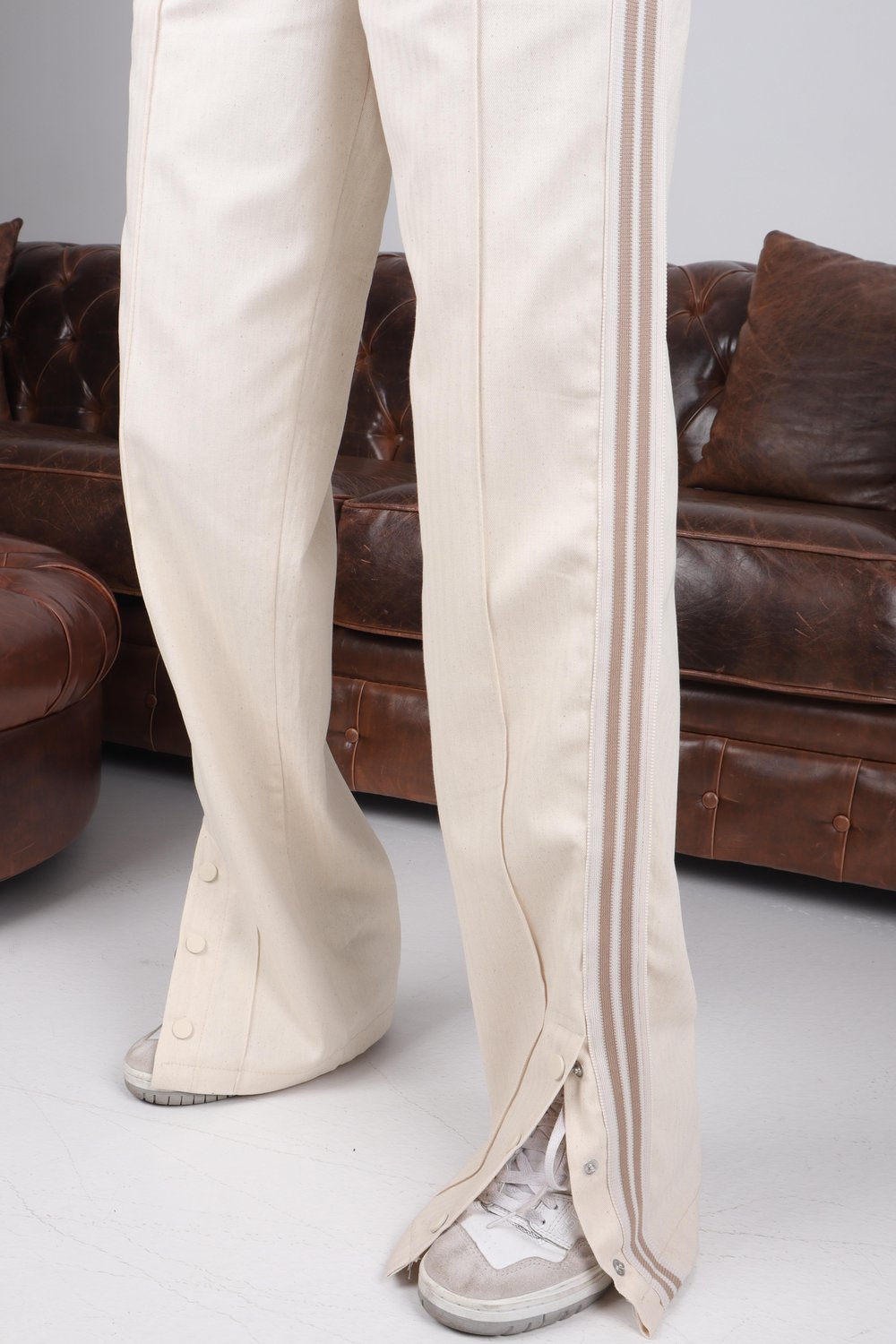 Yanı Şeritli Paça Çıtçıtlı Naturel Pantolon