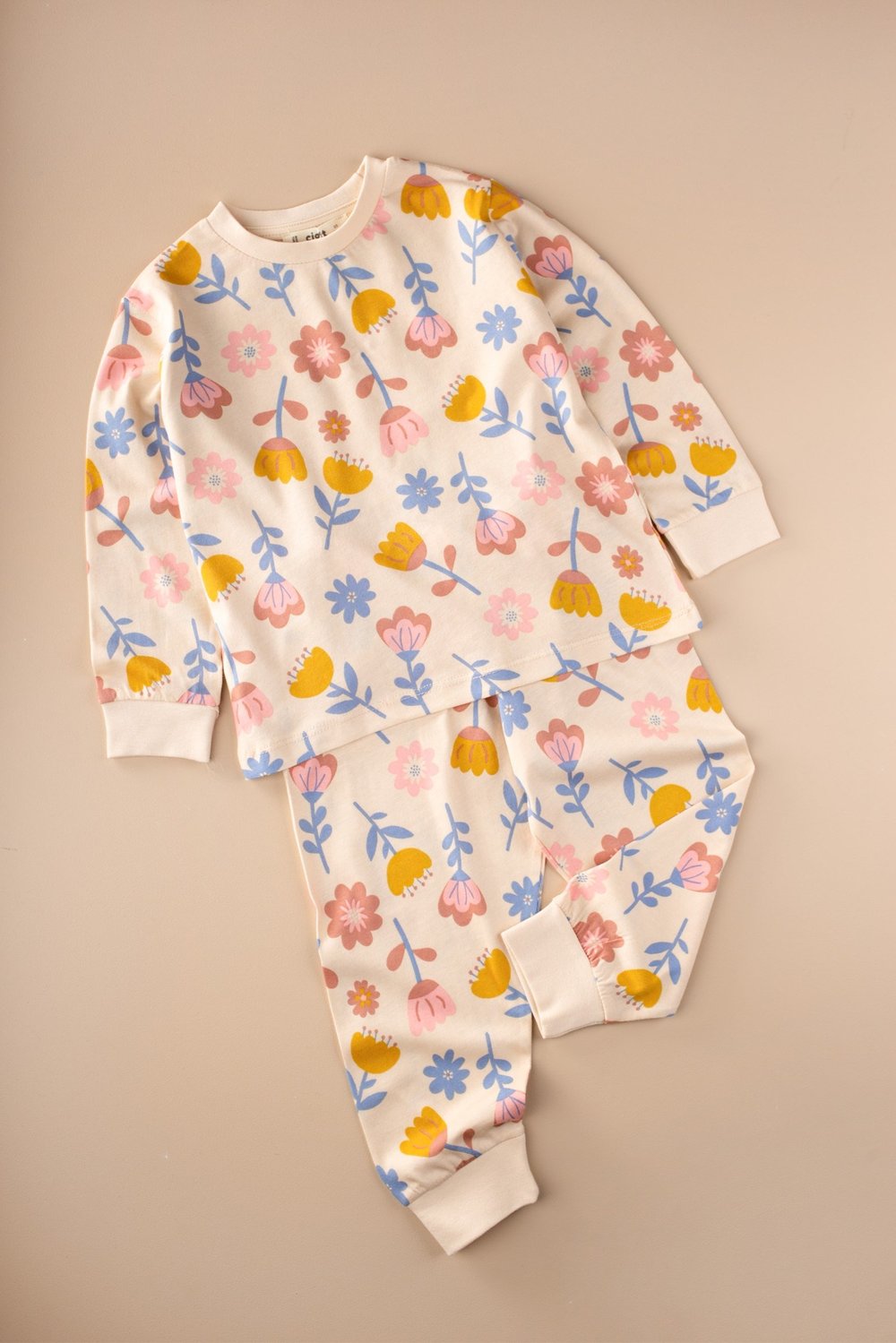 Desenli Pijama Takımı 2-8 Yaş Ekru Çiçek Desen