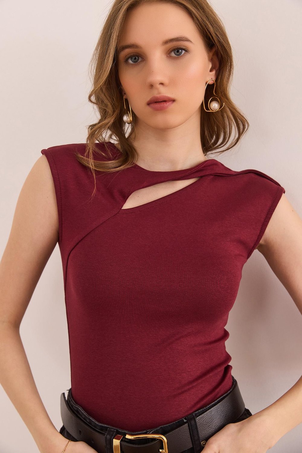 Damla Dekolteli Omuz Detaylı Pamuk Modal Bluz Bordo