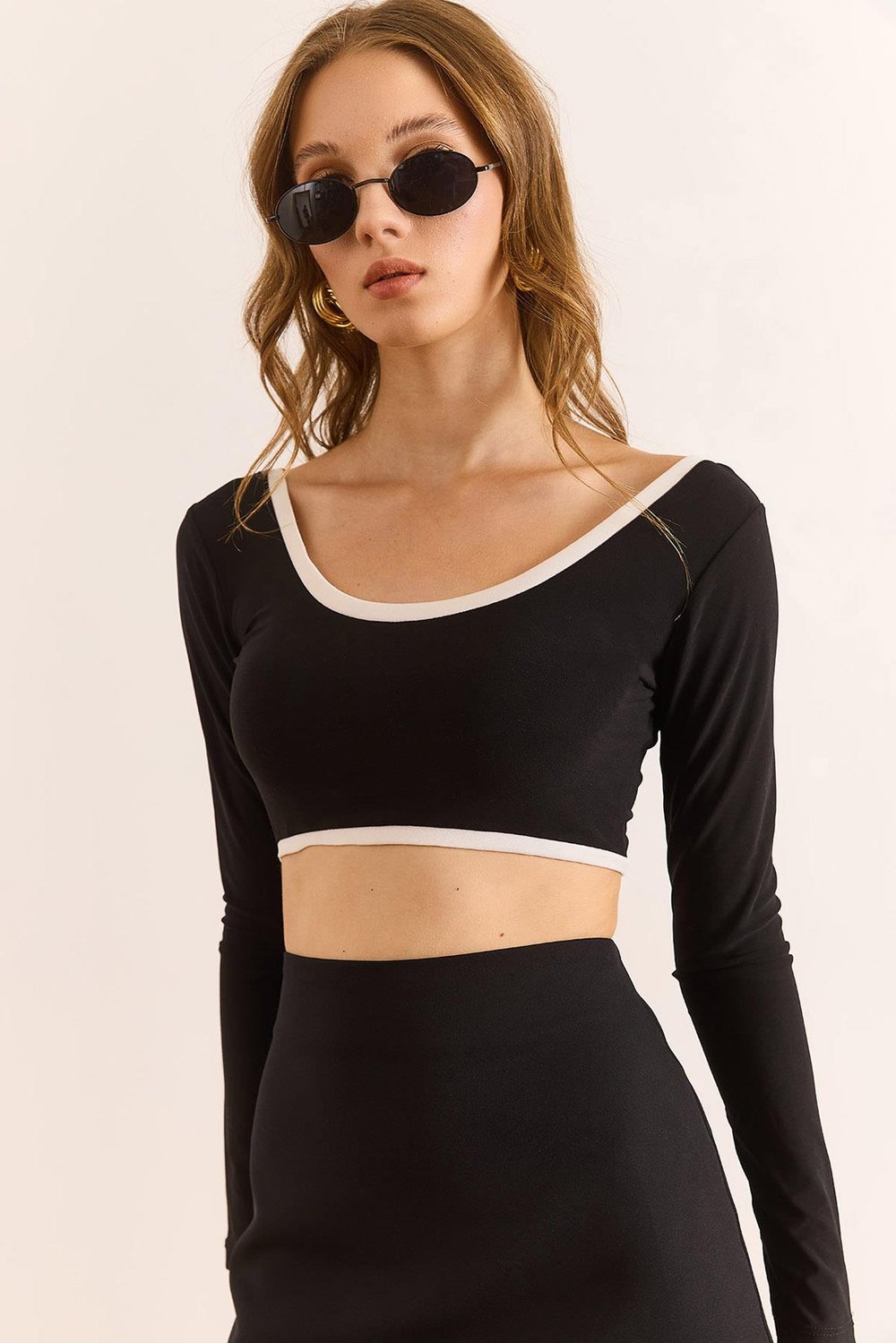 Şerit Detaylı Sandy Crop Bluz Siyah