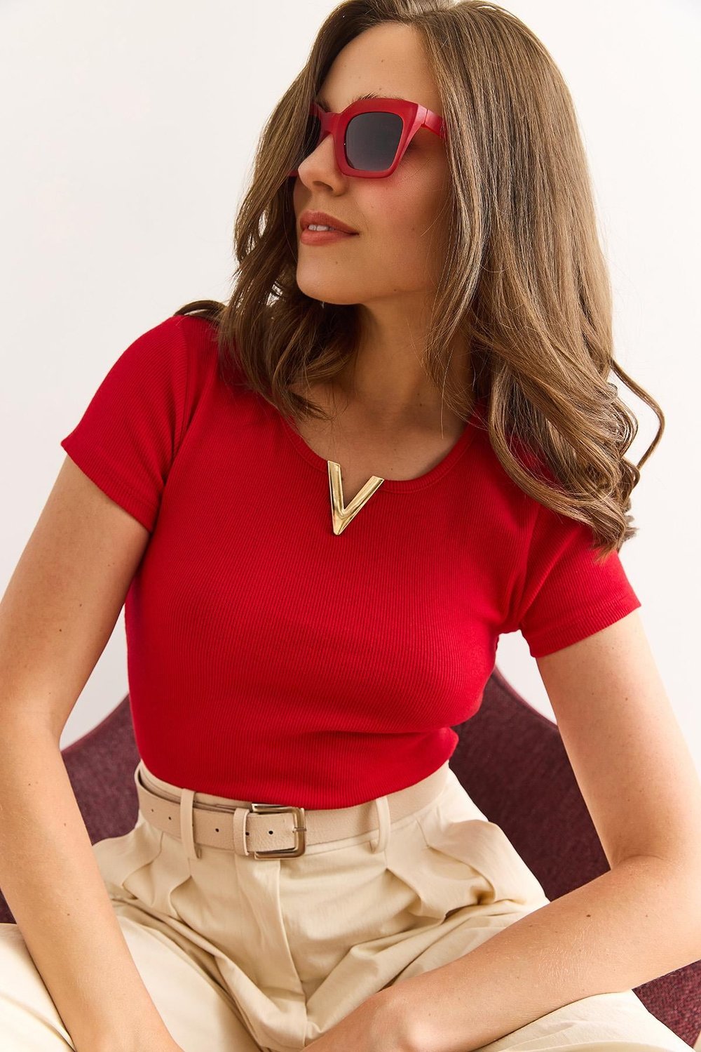 V Metal Detaylı Esnek Pamuk Bluz Kırmızı