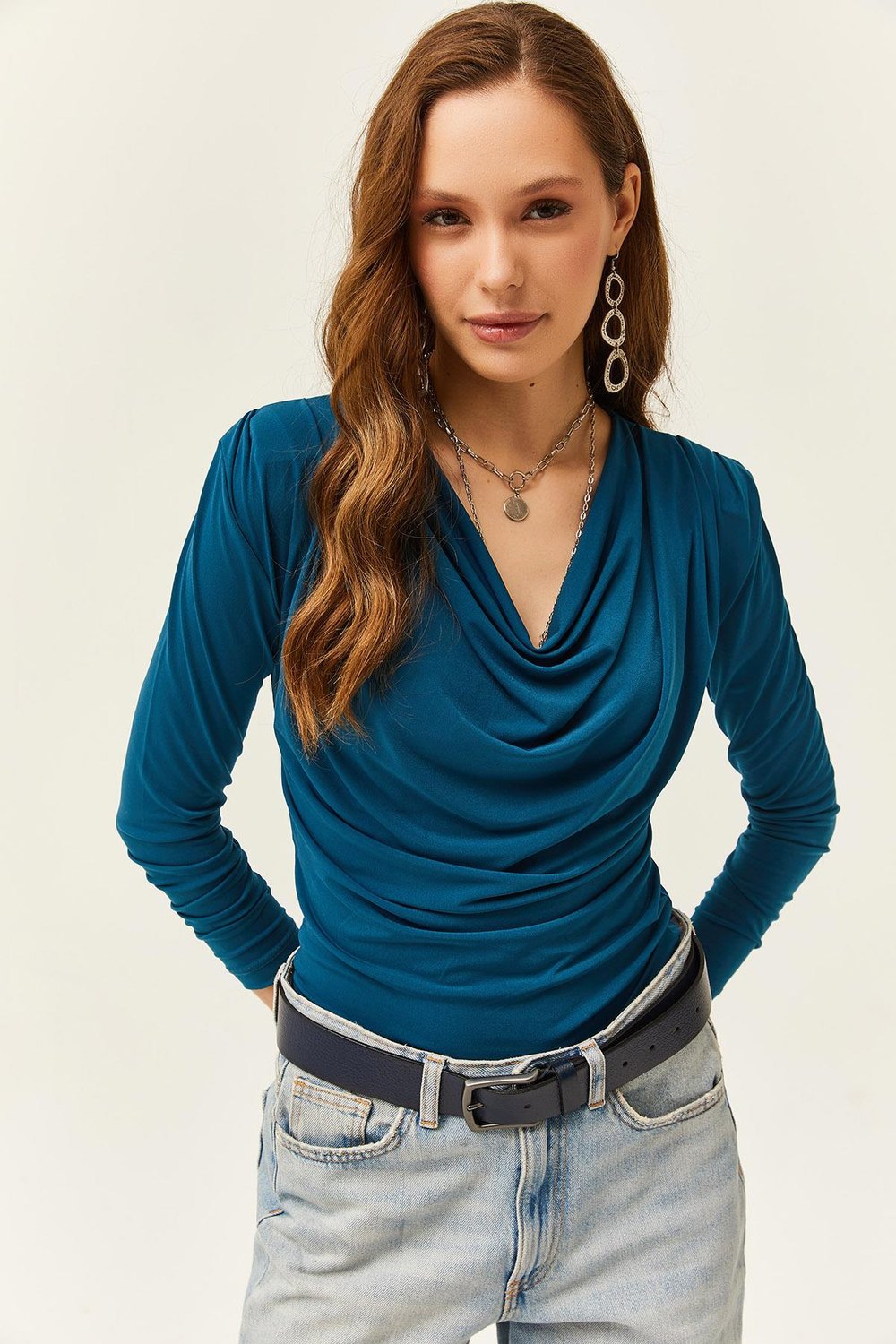 Vatkalı Pileli Degaje Yaka Bluz Petrol Mavisi