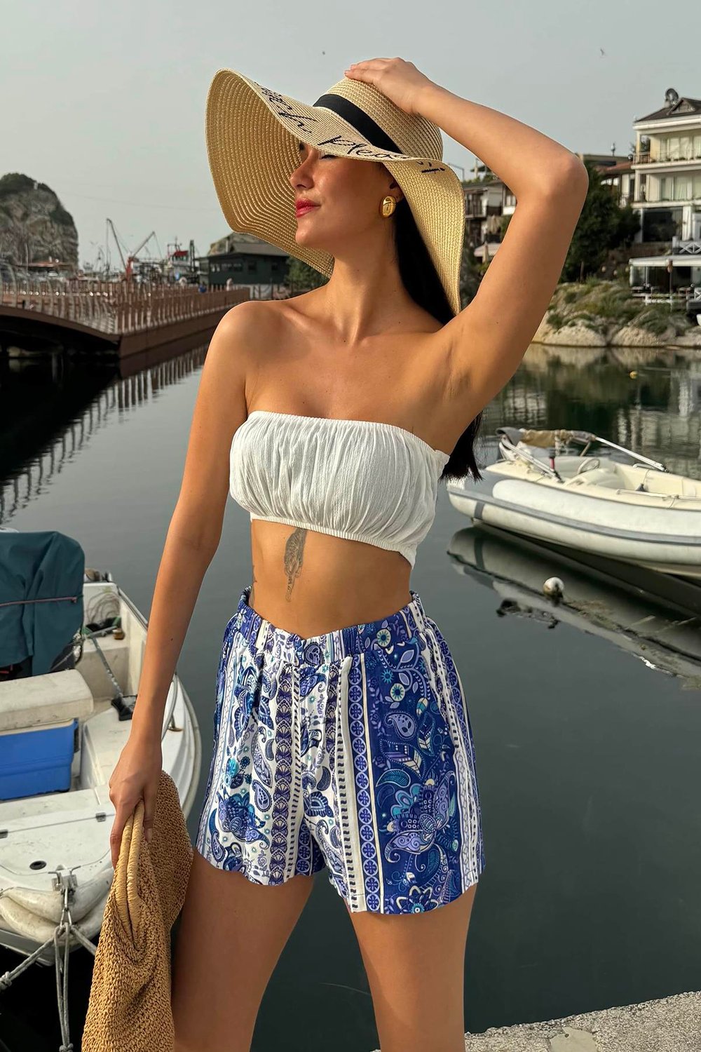 For You Beachwear Desenli Bustiyer Mavi-Beyaz Şort Takım For You Beachwear  Desenli Bustiyer Mavi-Beyaz Şort Takım