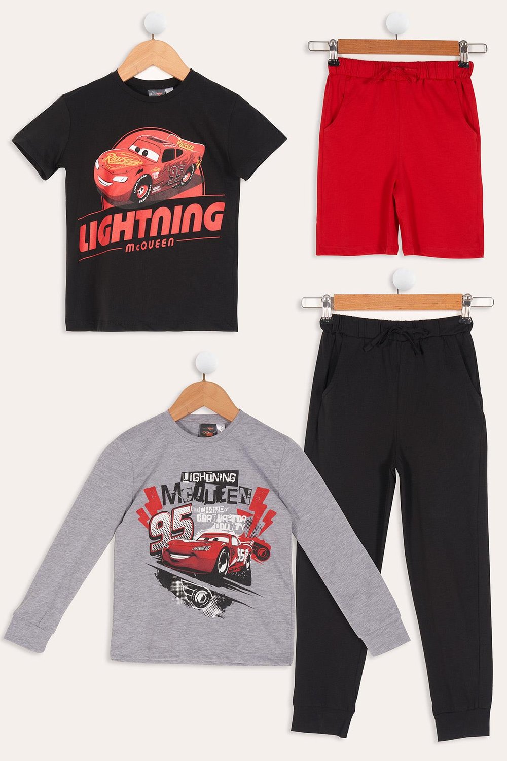 For You Kids 4'lü Mc Queen Baskılı Tshirt Şort Pantolon Takım  For You Kids 4'lü McQueen Baskılı Tshirt Şort Pantolon Siyah Takım