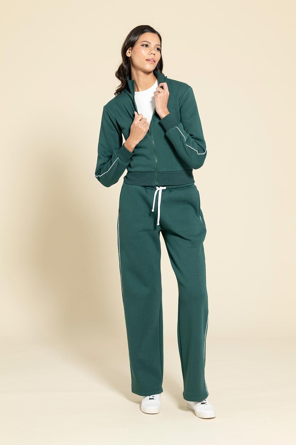 For You Moda 2'li Fermuarlı Kol Biye Detaylı Yeşil Eşofman Takımı For You Moda 2'li Fermuarlı Kol Biye Detaylı Yeşil Eşofman Takımı