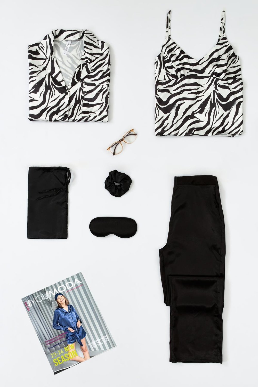 For You Moda 6 lı Zebra Hem İçerde Hem Dışarıda Siyah Pijama Takım  For You Moda 6'lı Zebra Hem İçerde Hem Dışarıda Siyah Pijama Takımı