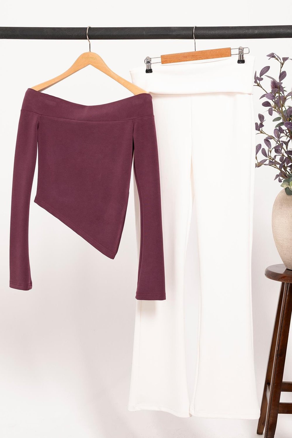 For You Moda Cupra Kumaş Bel Kıvrım Detaylı Kadın Alt Üst Takım | Bordo Krem For You Moda Cupra Kumaş Bel Kıvrım Detaylı Kadın Alt Üst Takım | Bordo Krem