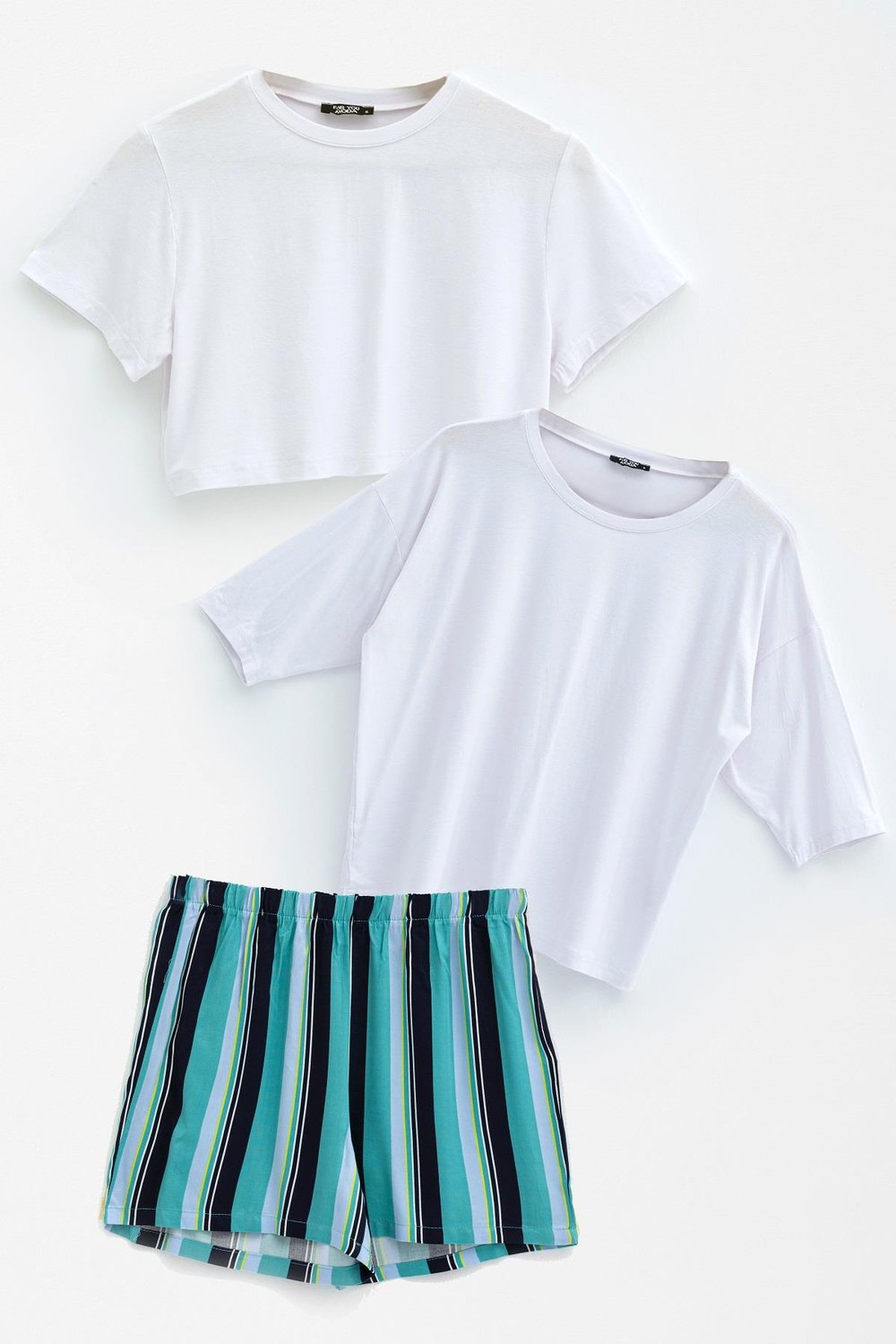 For You Sleepwear 3'lü Crop Kısa  Kol ve Yarasa Kol Tshirt  Şort Takım For You Sleepwear 3'lü Crop Kısa  Kol ve Yarasa Kol Tshirt  Şort Takım