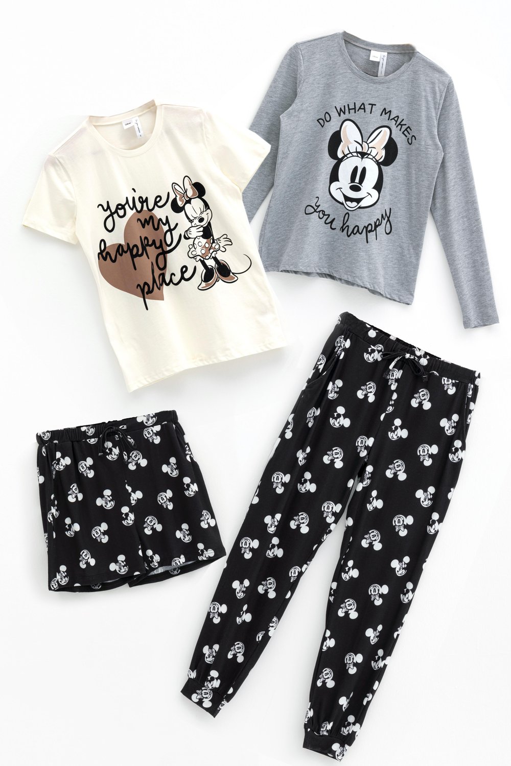ForYouModa.com.tr'de Kadınlar için rahatlık ve şıklığı bir arada sunan 4'lü Minnie Mouse Siyah-Gri Pijama Takımı! Ev giyim kategorisindeki bu pijama takımı, For You Sleepwear markasının kalitesiyle öne çıkıyor. Şimdi incelemek için tıklayın! For You Sleepwear 4'lü Minnie Mouse Siyah-Gri Pijama Takımı