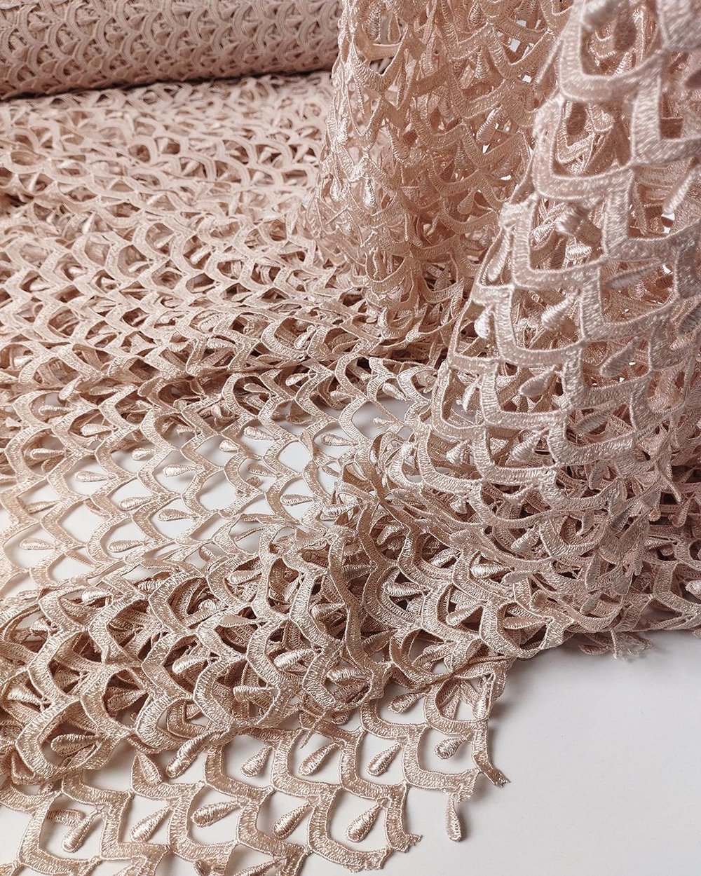 Pembe Renkte Güpür (En  135 cm x Boy  250 cm)