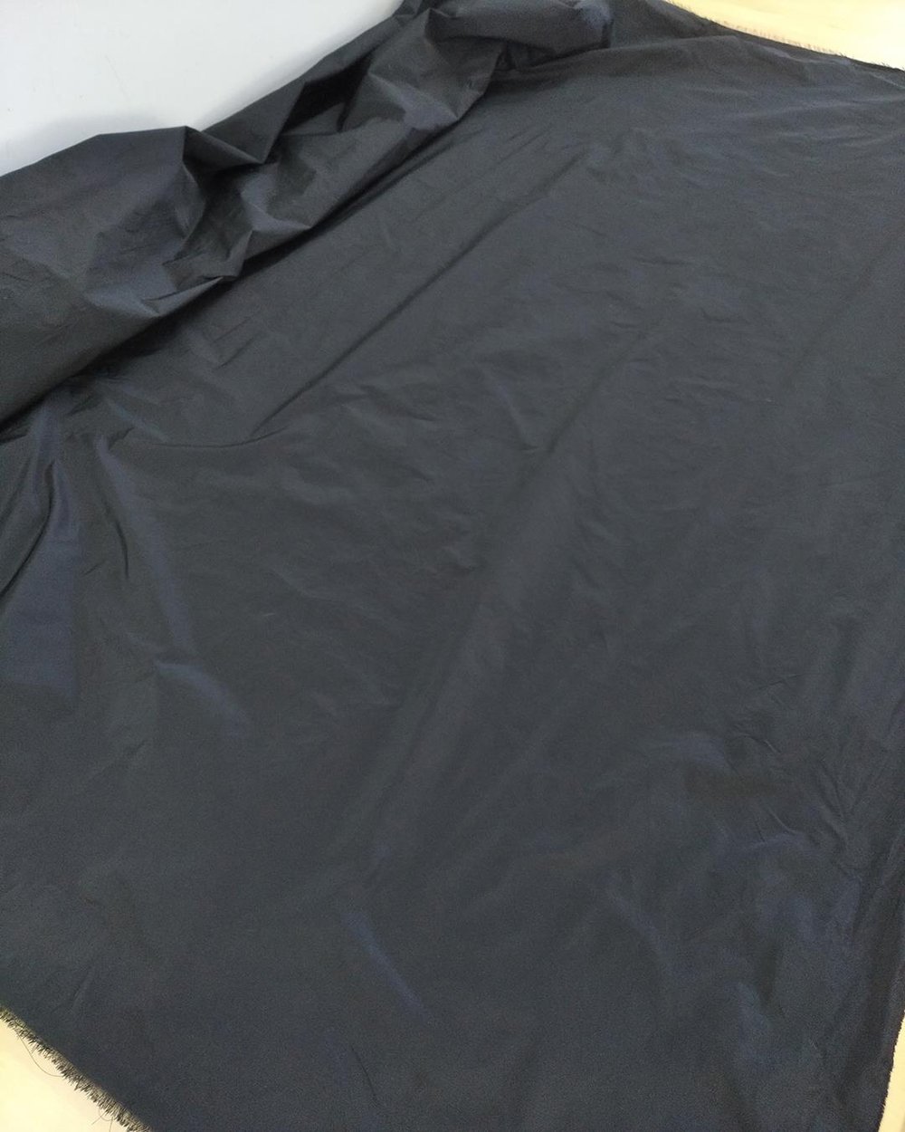 Tafetta Dokuma Siyah Renkte (En 145 cm x Boy 200 cm)