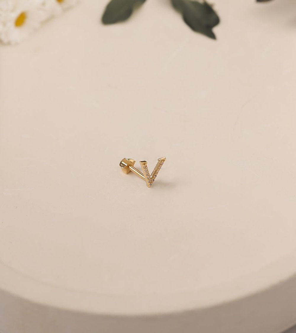 V Piercing (Tragus)