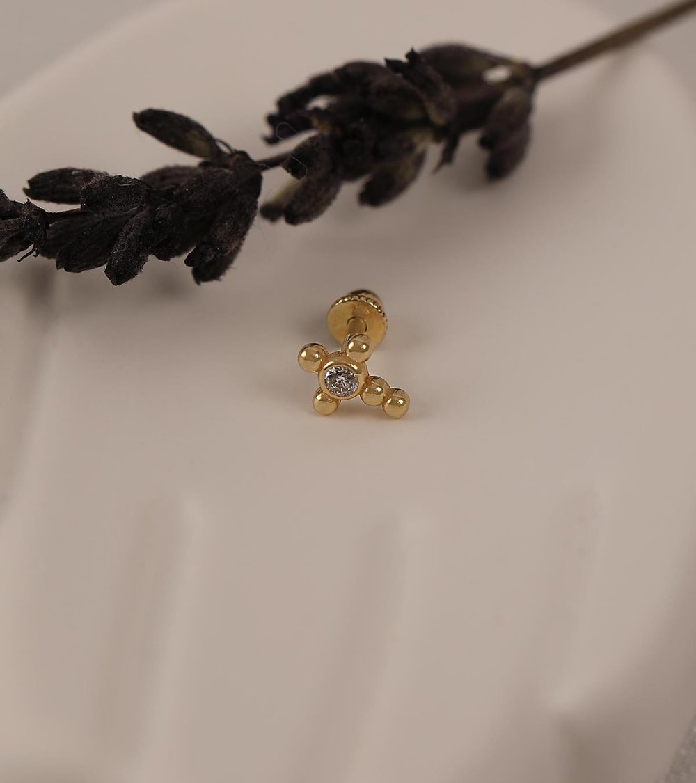 Top Top Taşlı Piercing (Tragus)