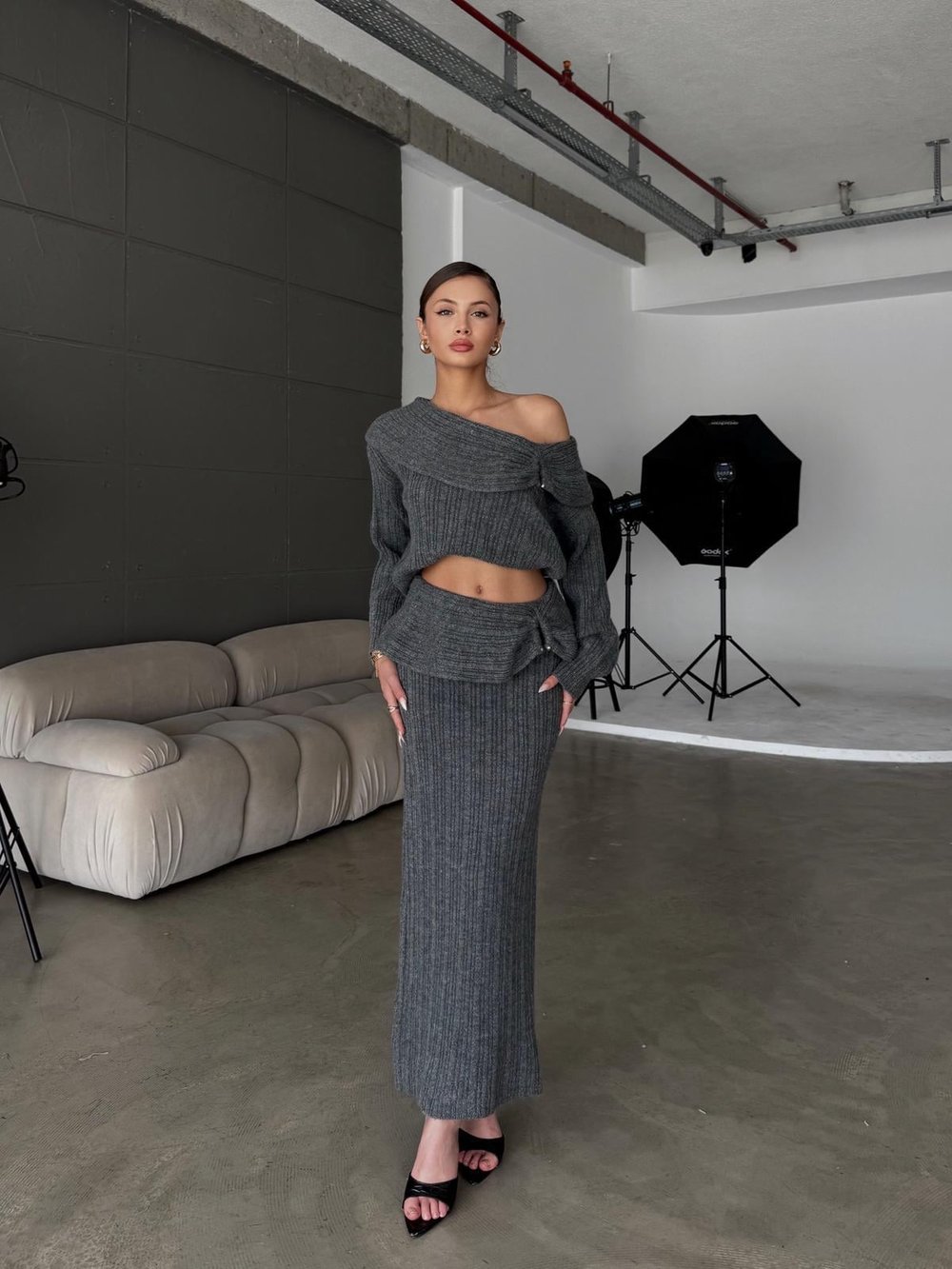 Layer Madonna Yaka Toka Detay Antrasit Etekli Triko Takım