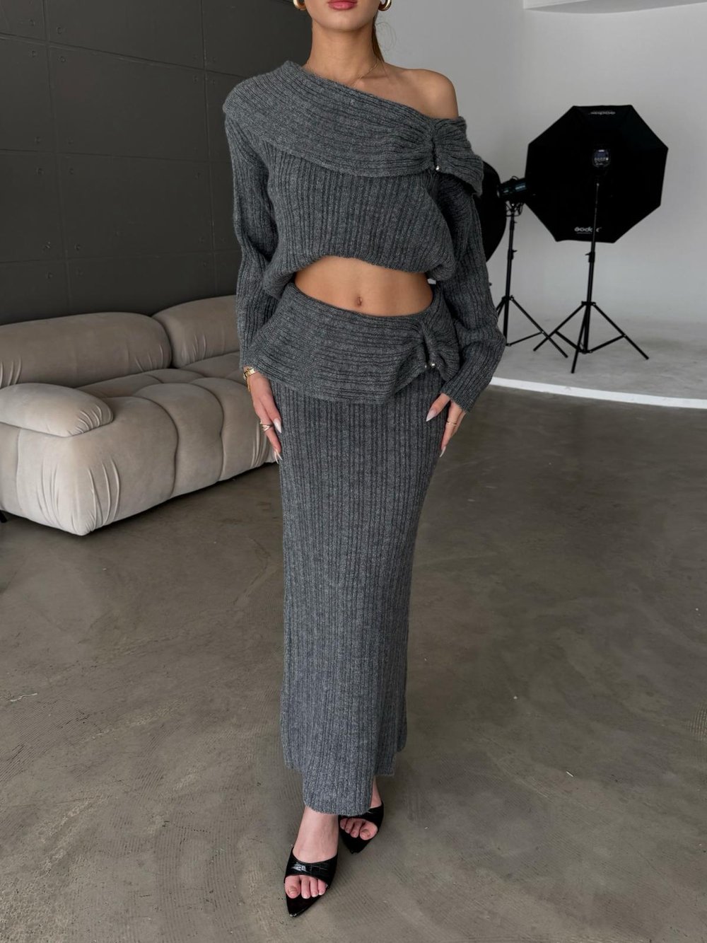 Layer Madonna Yaka Toka Detay Antrasit Etekli Triko Takım