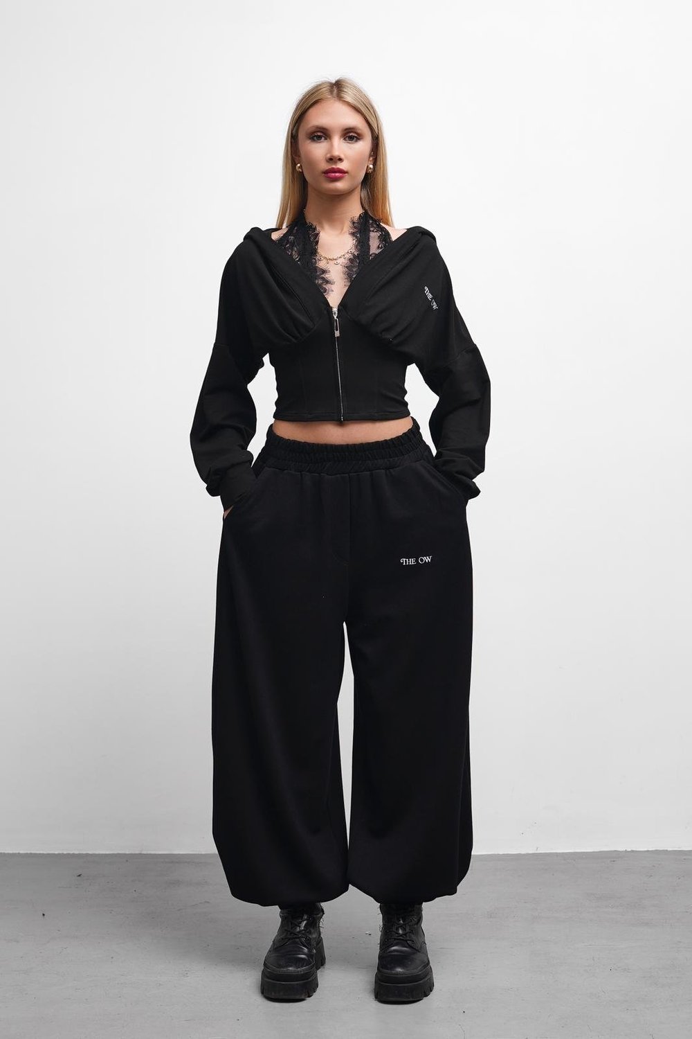 THEOW Dantel Detaylı Oversize Siyah Hırkalı Takımı