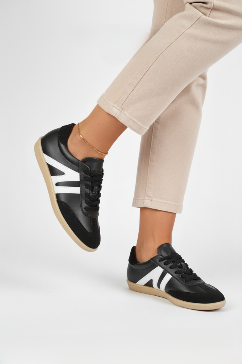 Kadın Bağcıklı Düz Taban Sneaker Spor Ayakkabı - Siyah