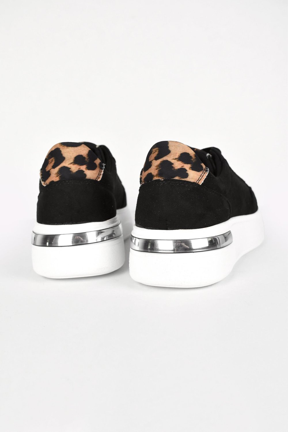 Kadın Bağcıklı Leopar ve Gümüş Detaylı Yüksek Taban Süet  Sneaker Ayakkabı -Siyah