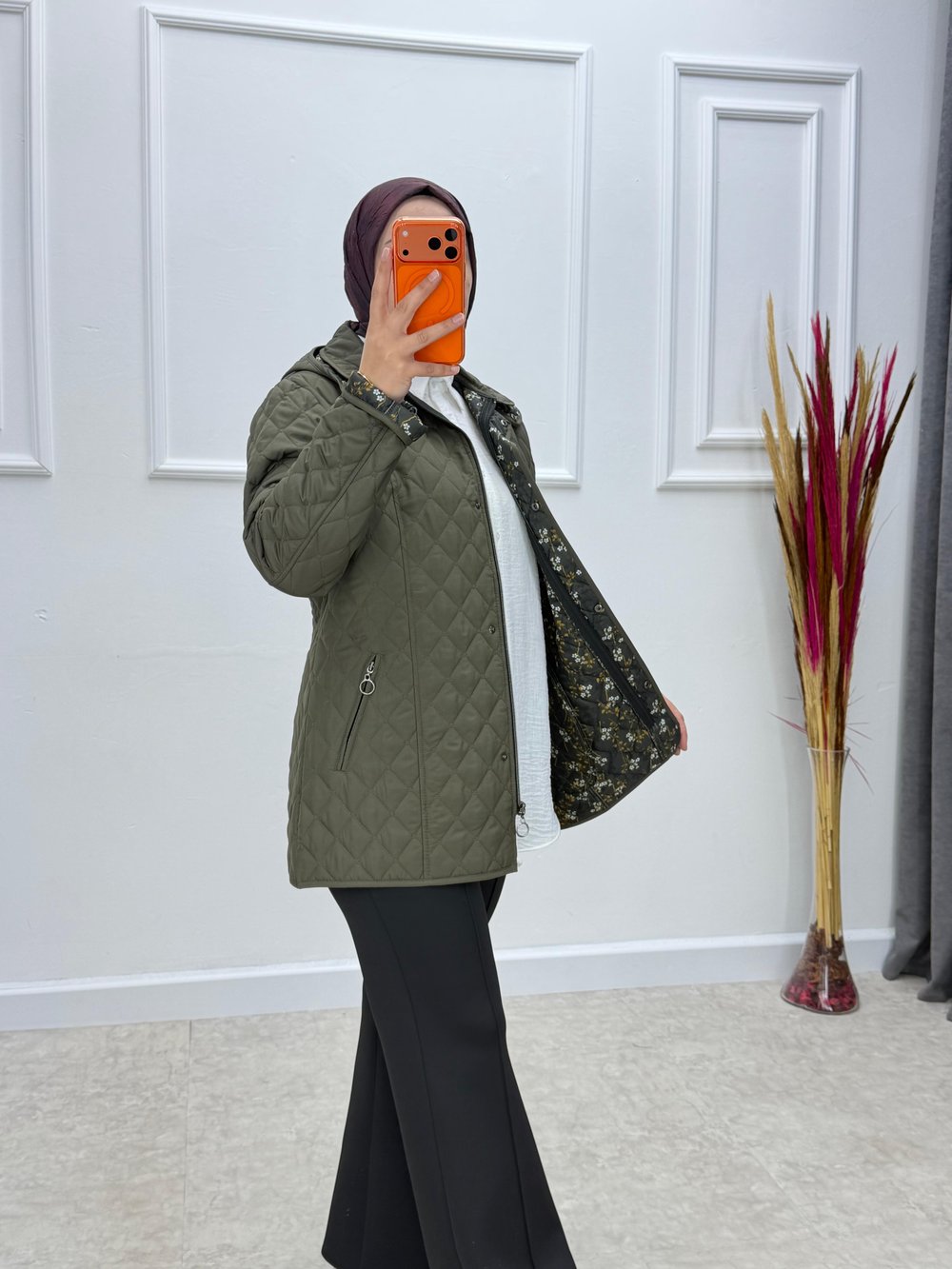 Haki İçi Çiçek Desenli Kapitone Ceket