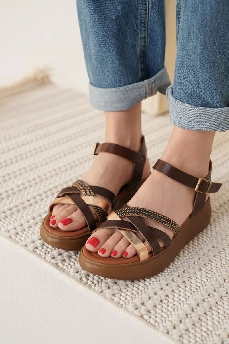 Acı Kahve Altın Detaylı Hakiki Deri Sandalet TR31MY55E