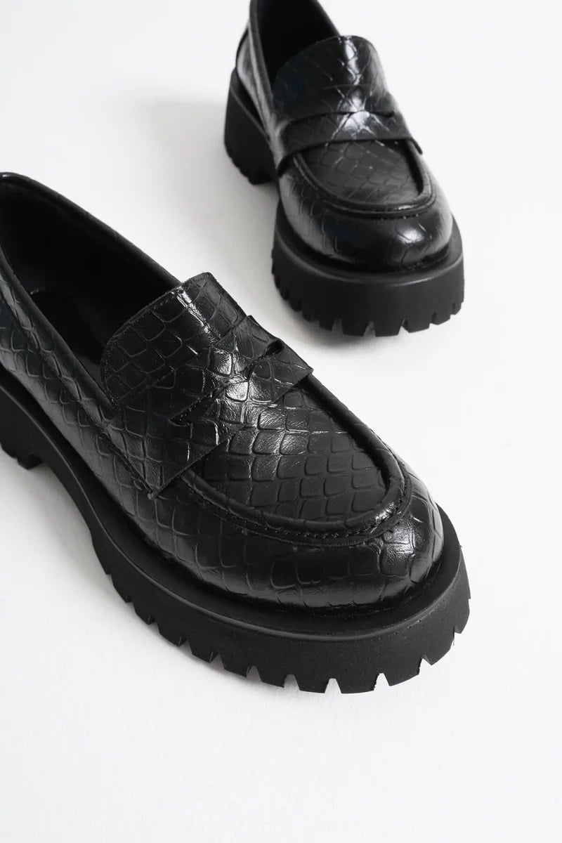 Kadın Günlük Siyah Kroko Loafer Ayakkabı TR10MS02G