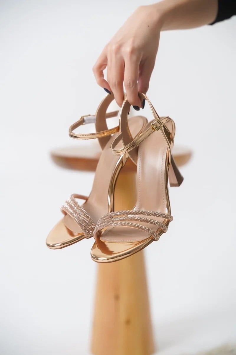 Kadın Rose Gold Taşlı Sandalet TR20MY09F