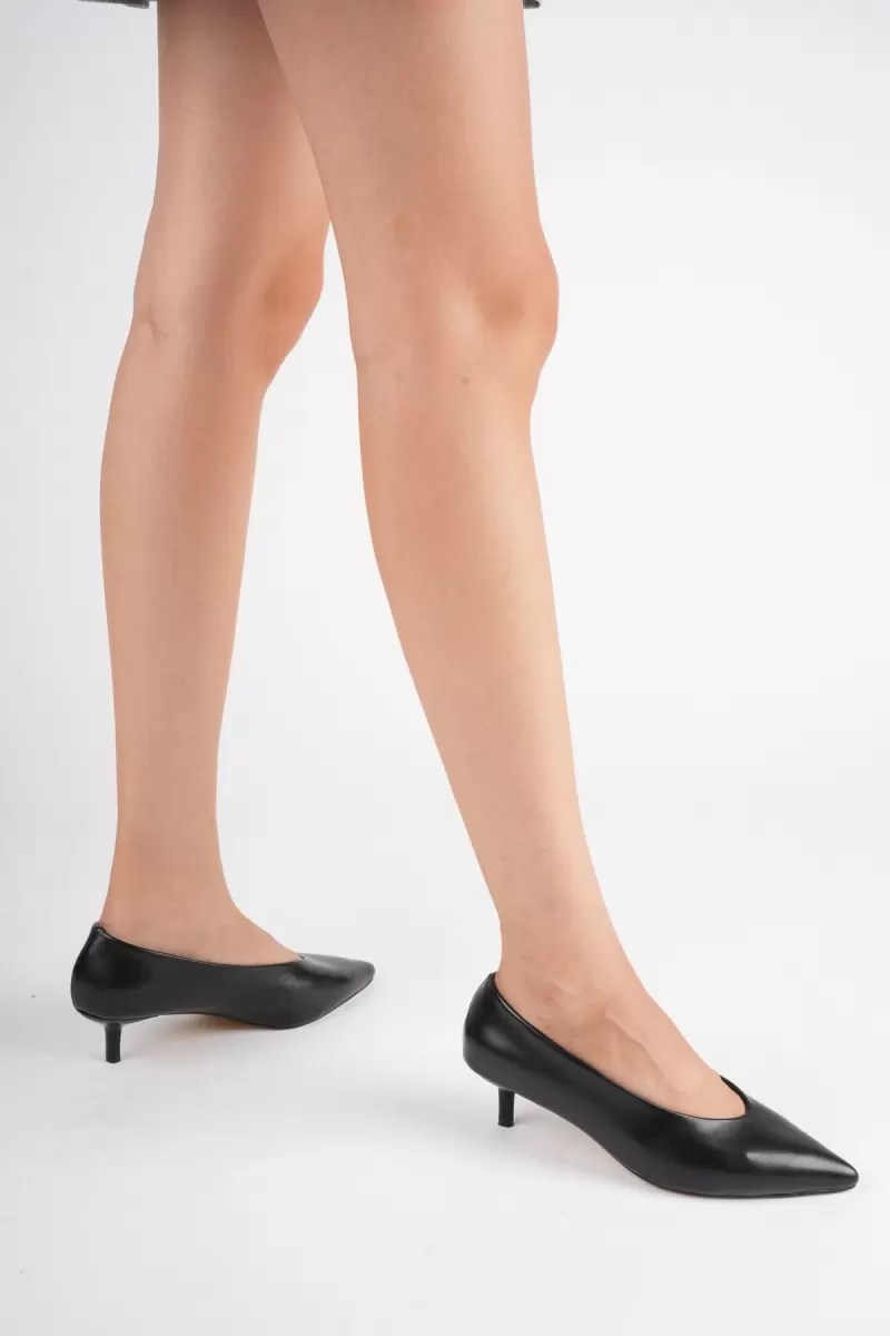 Kadın Siyah 4 cm İnce Topuklu Stiletto TR05MS02A