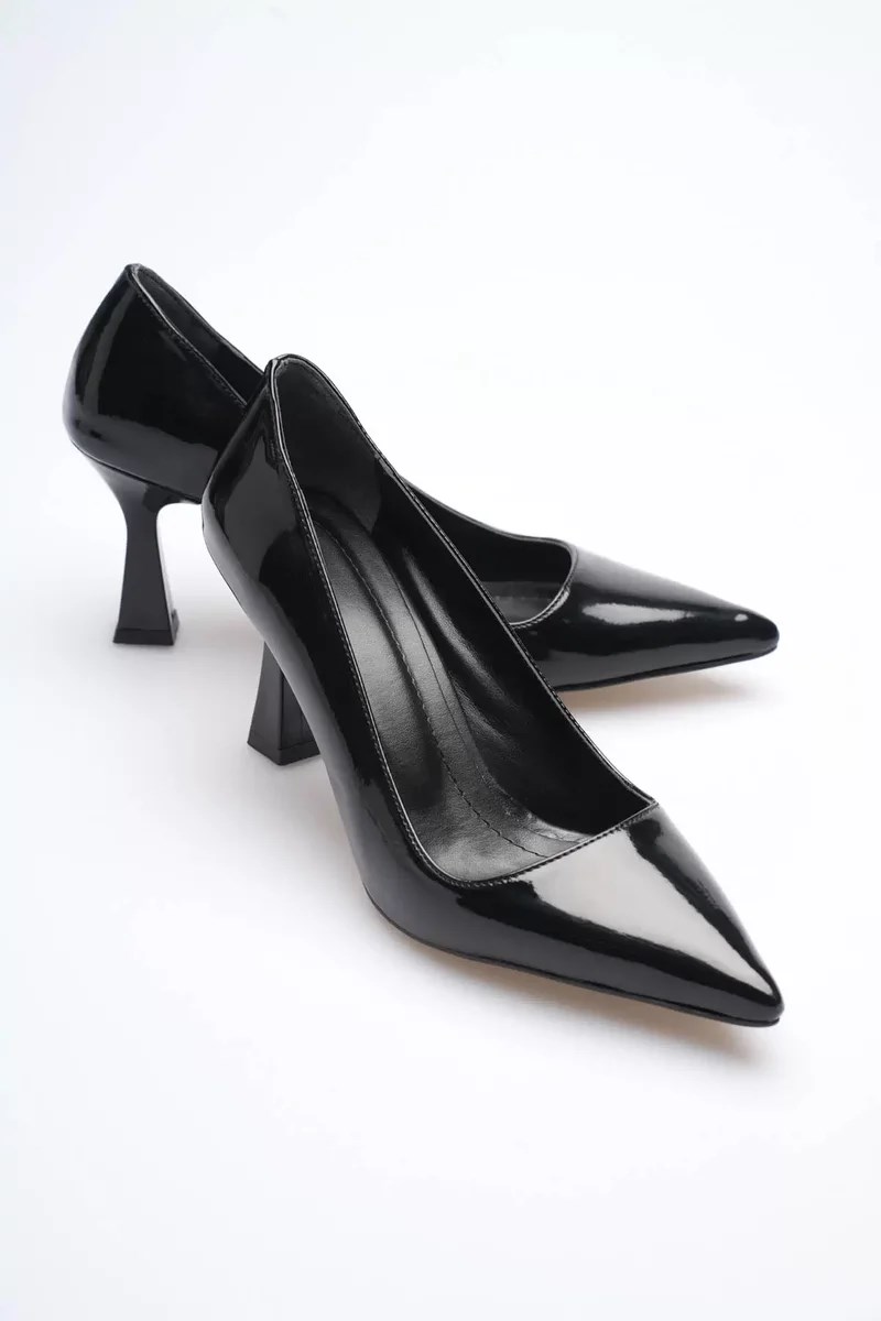 Siyah Rugan Topuklu Kadın Stiletto TR20MS02E