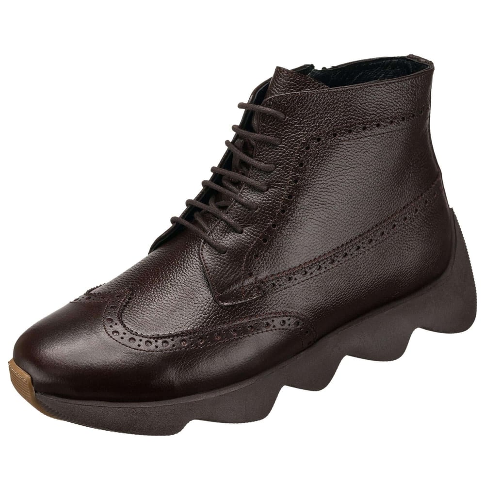 İriadam ST4395 kahverengi erkek bot çapraz önden görünüm, 45-50 numara Extra H kalıp ve Oxford/Brogue işçilikli tasarım