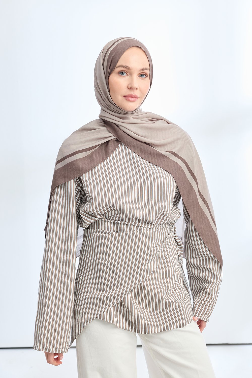 ELEGANT HARMONY FRAME DESEN ŞAL - AÇIK VİZON