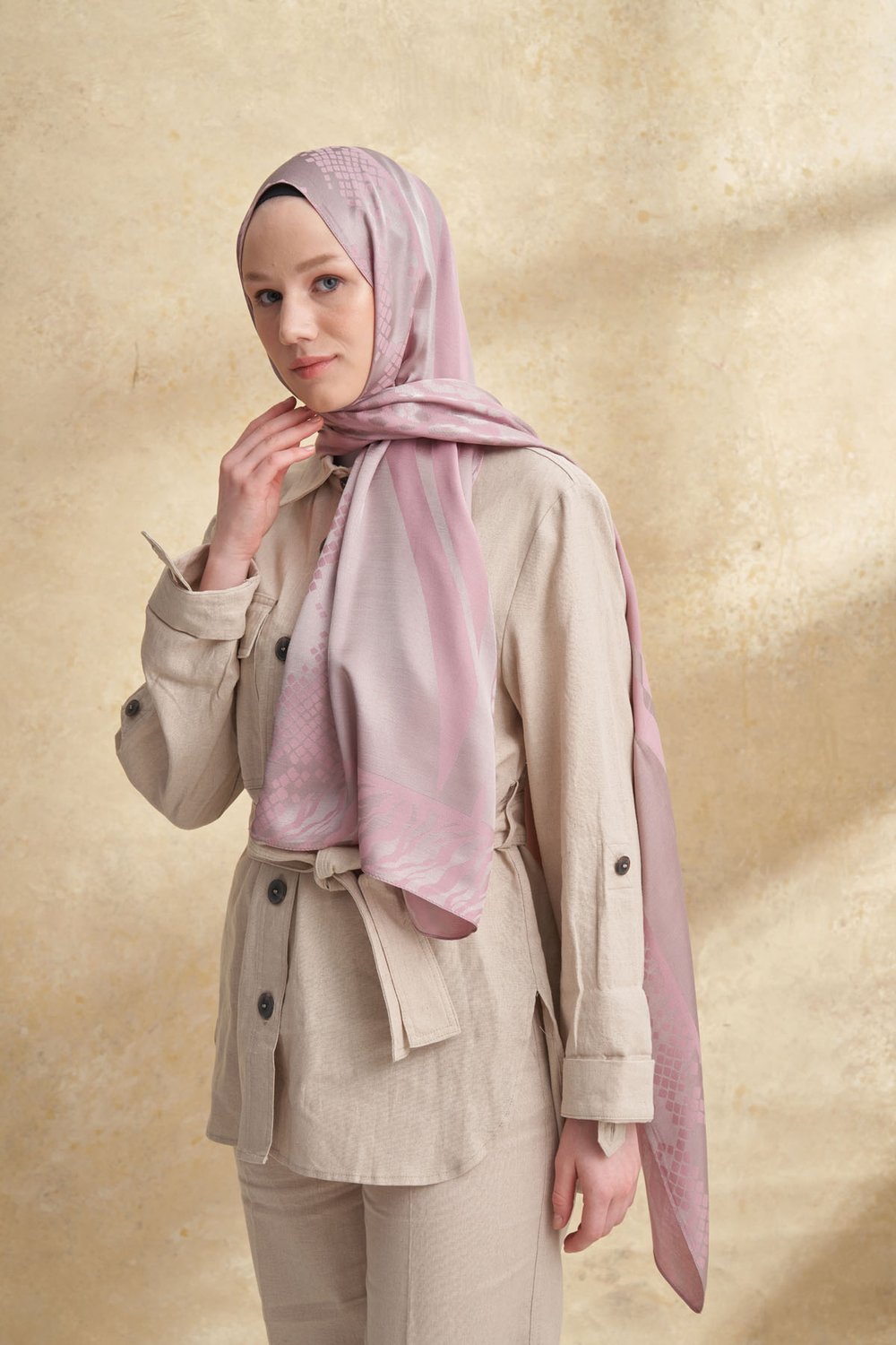 FIORI JAKAR LEOPAR MIX DESEN ŞAL - PUDRA
