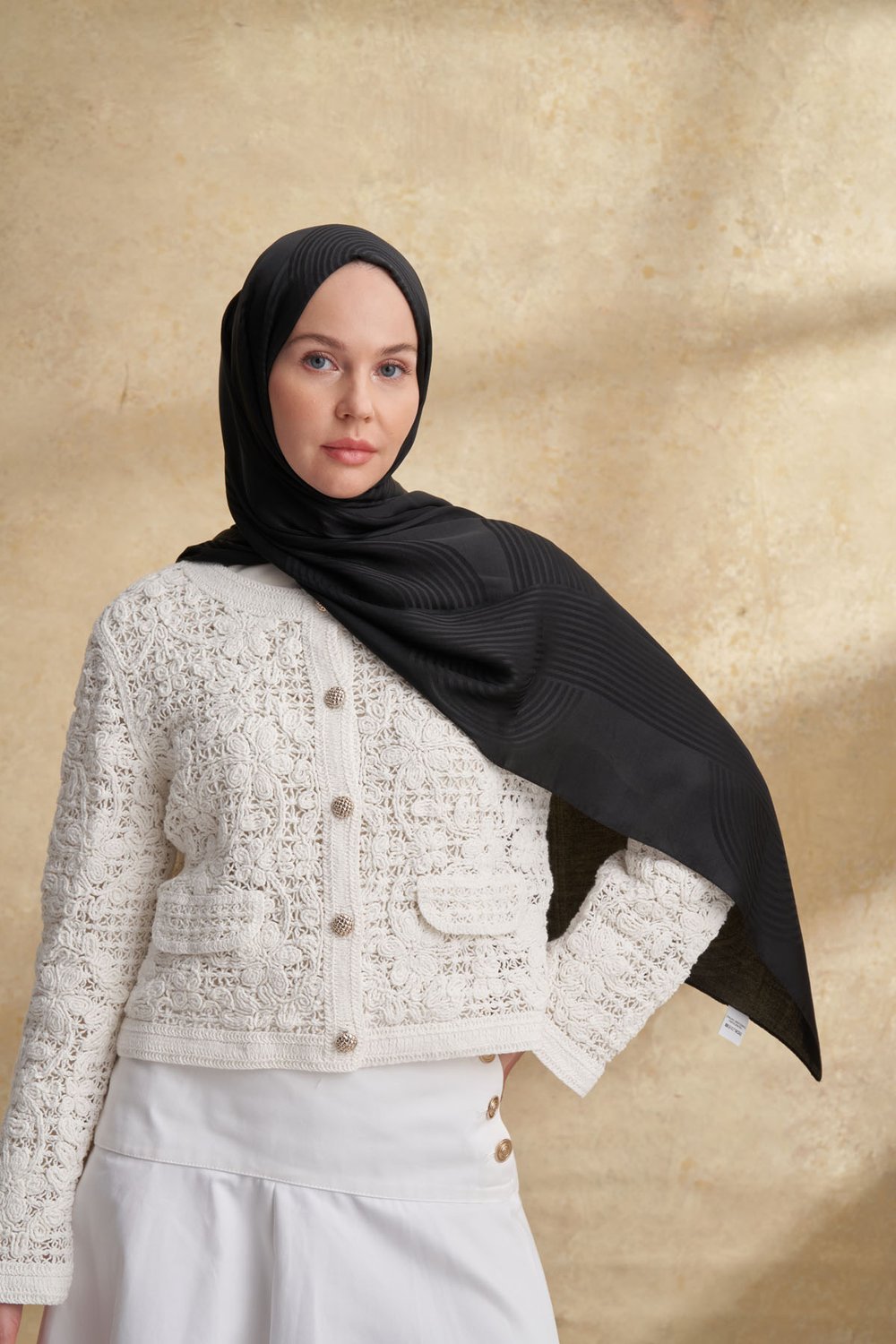 FIORI JAKAR LINE DESEN ŞAL - SİYAH