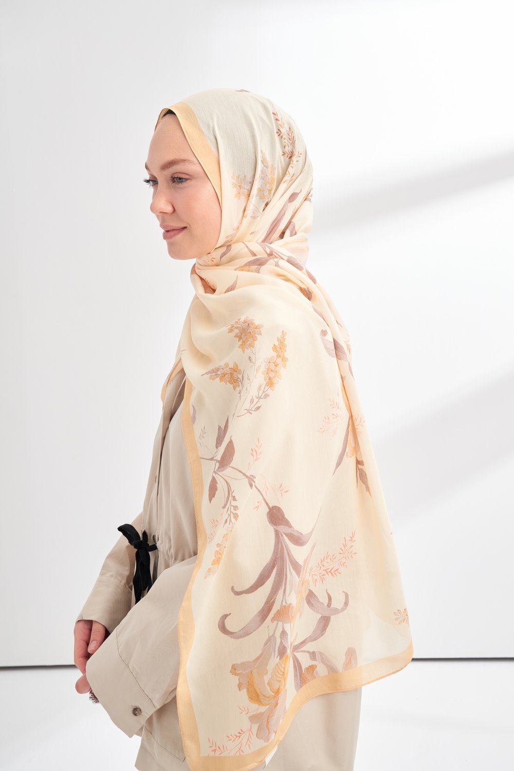 FLORAL ARCHIVE AVELINE DESEN ŞAL - BAL SARISI