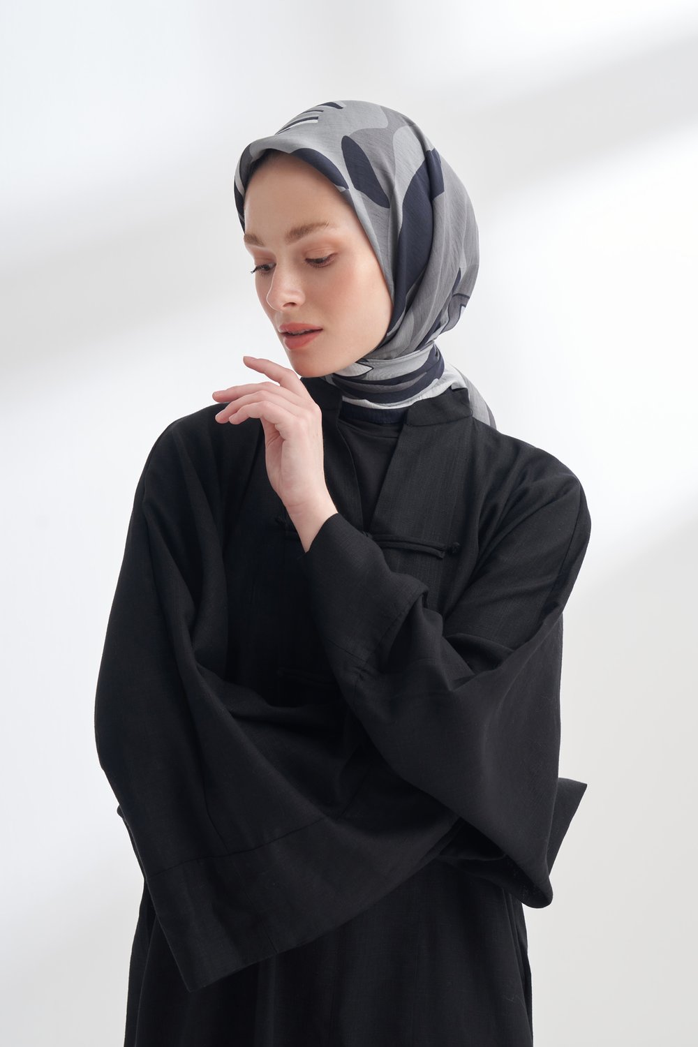 FLORAL MUSE DESEN THE TENCEL EDIT EŞARP  - DERİN LACİVERT - GRİ