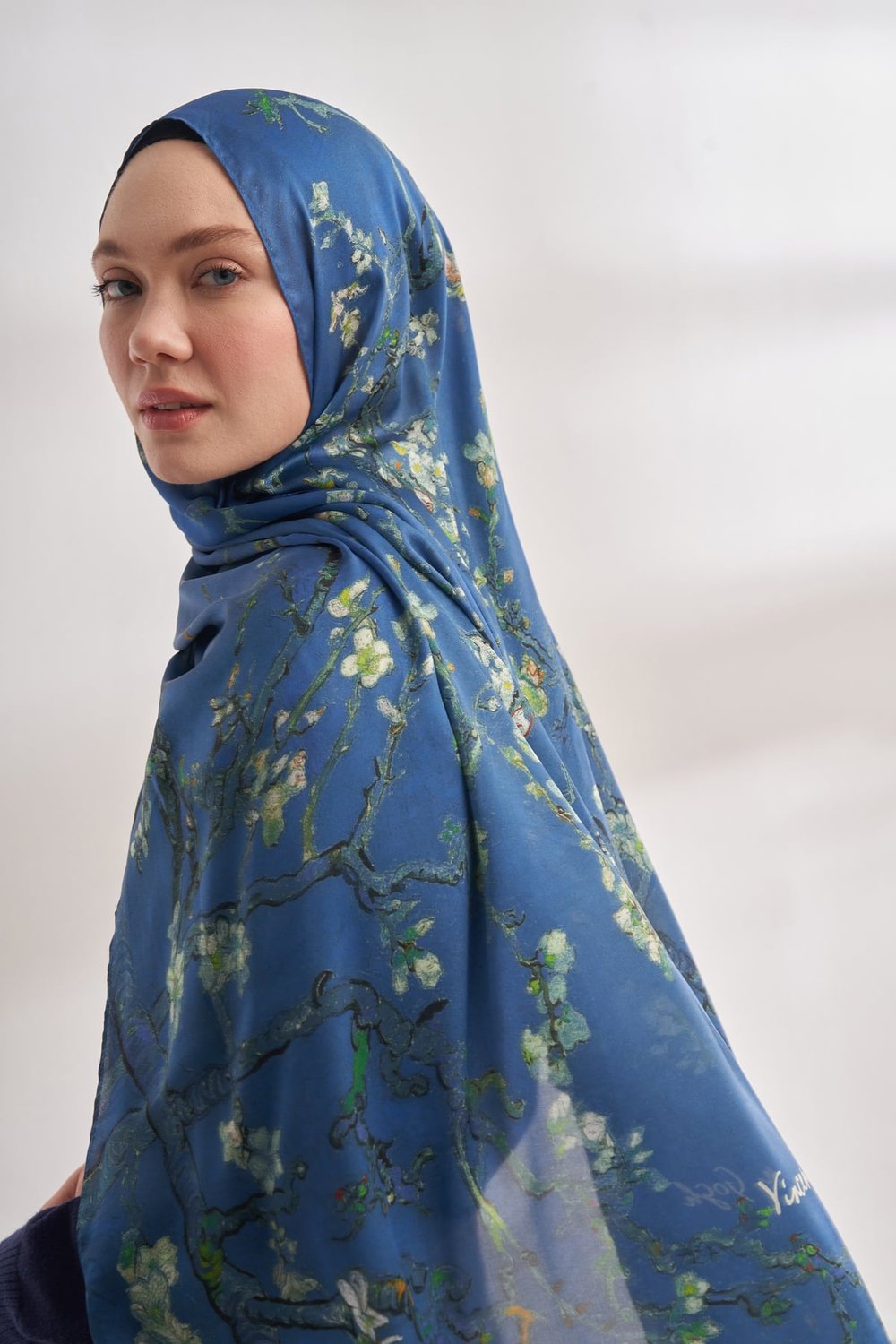 İTHAL  VUAL ALMOND BLOSSOM DESEN ŞAL - İNDİGO