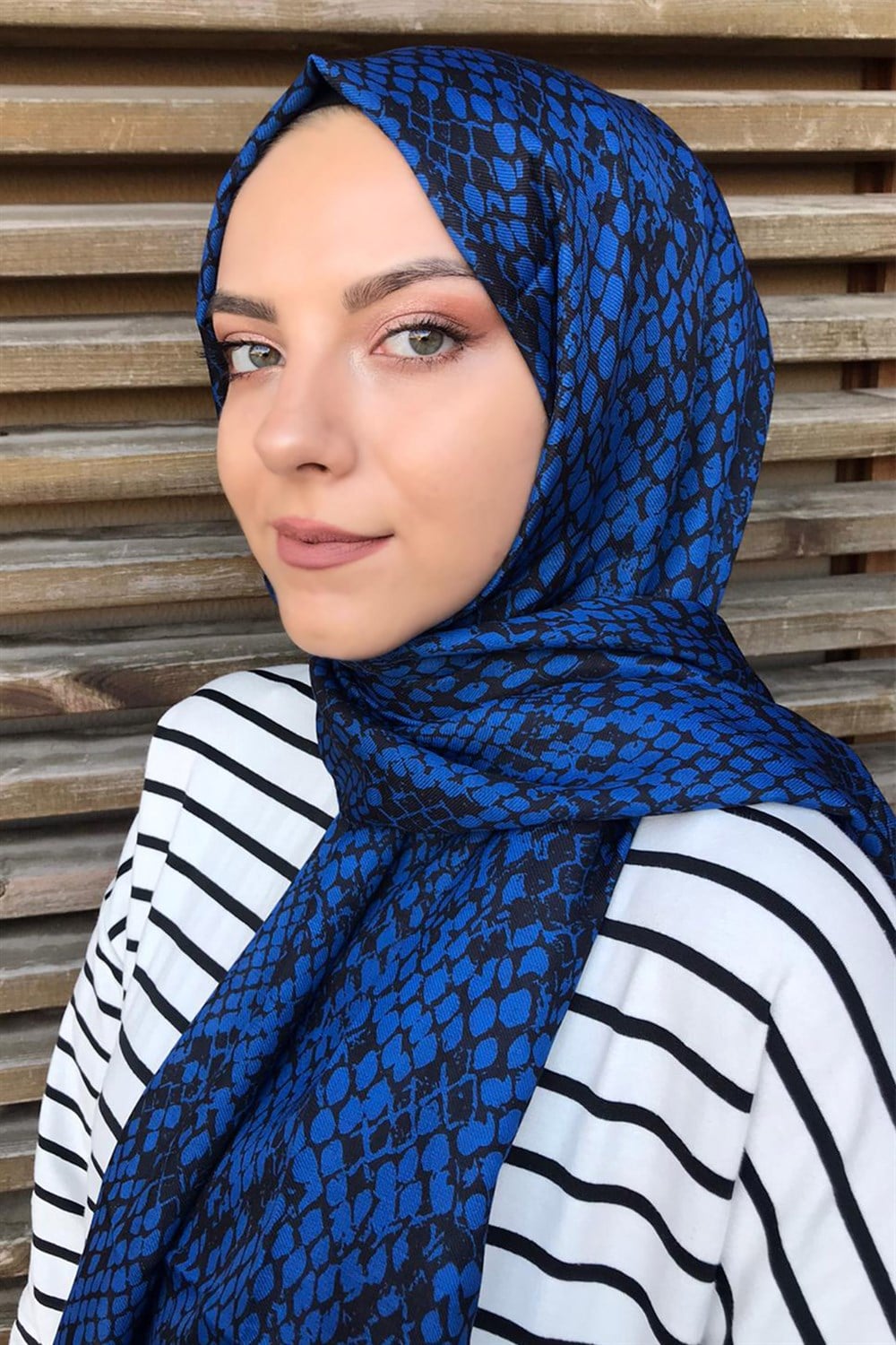 STELLA Snake Desen Pamuklu Şal Saks Mavi
