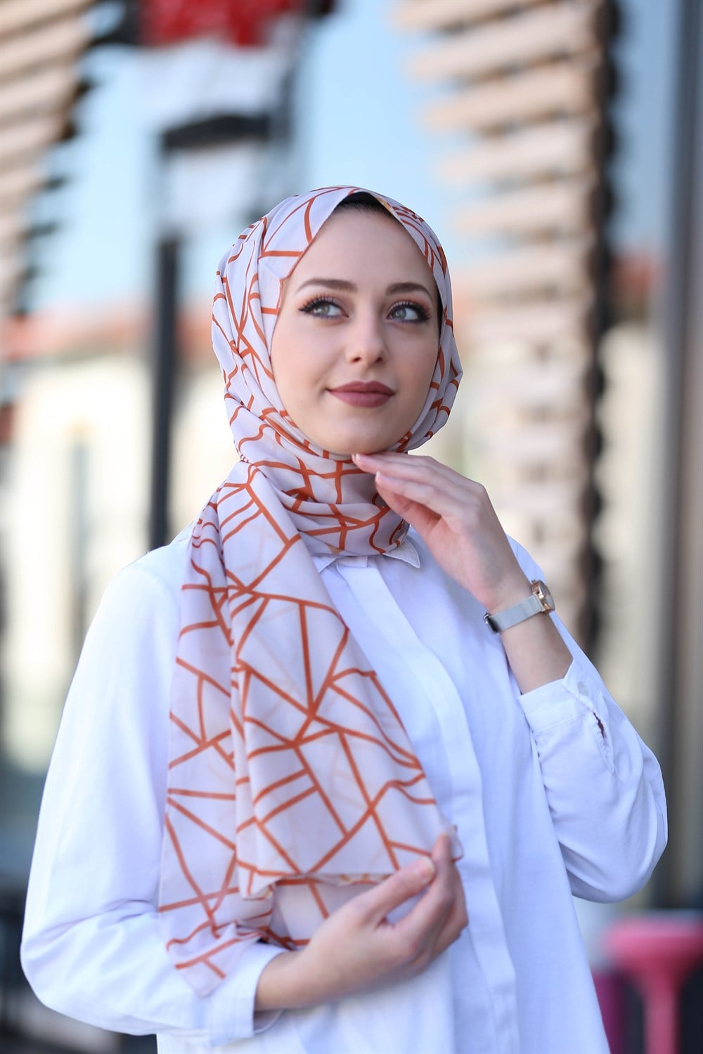 STELLA ÜÇGEN DESEN ŞAL PUDRA
