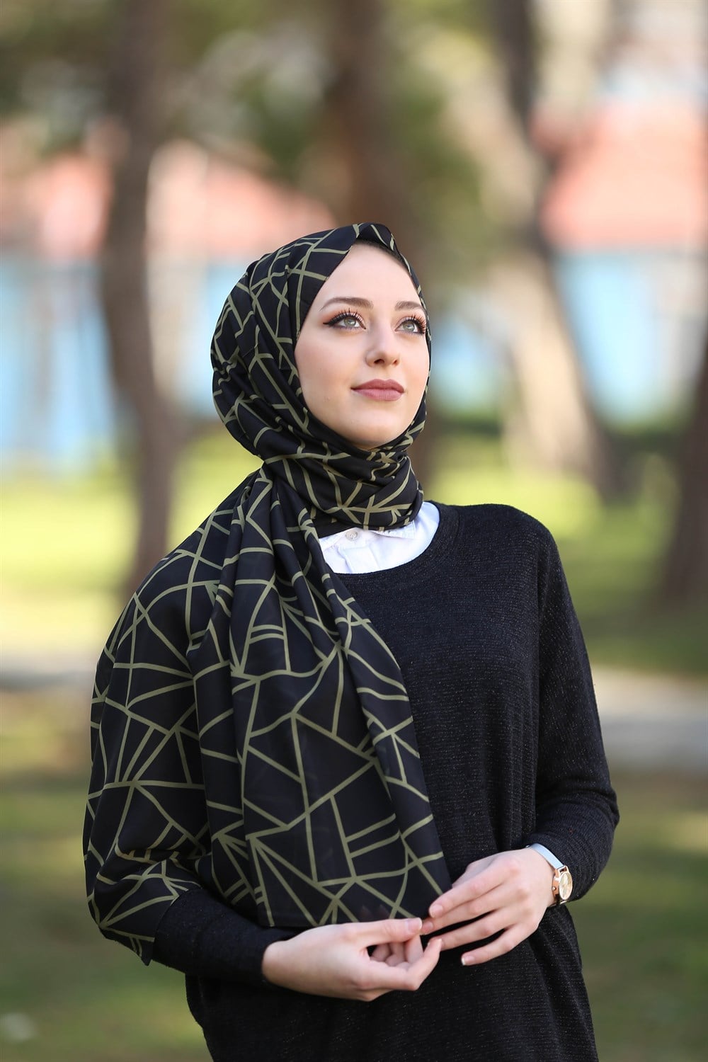 STELLA ÜÇGEN DESEN ŞAL SİYAH