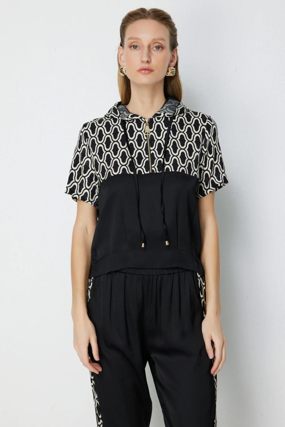 EşofmanOn Fashion EŞF. ÜST DESENLİ KAPŞONLU KISA KOLON FASHION5012776346