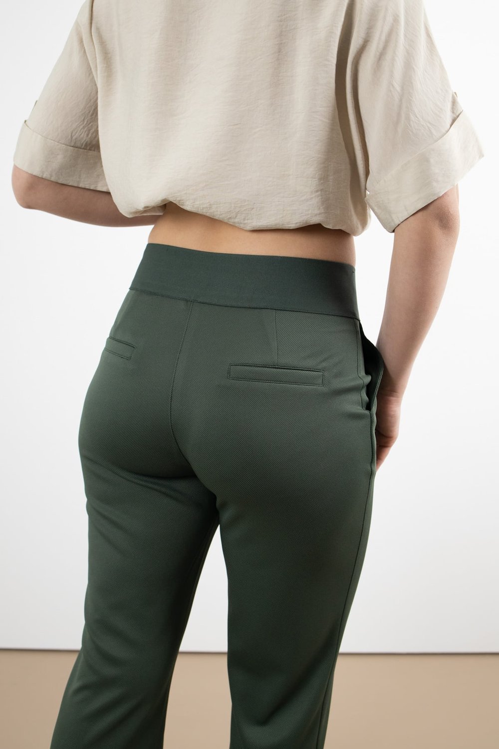 Bel Lastik Ve Yazı Detaylı Paça Çıtçıtlı Pantolon